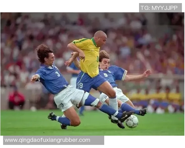 全球足球巨星汇聚一堂揭晓历史最佳阵容的荣耀与传奇