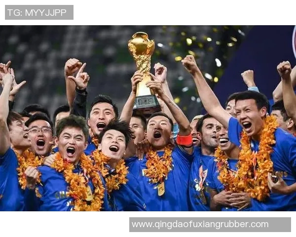 足球元老赛重燃激情昔日球星再聚首展现风采与友谊 足球元老赛重燃激情昔日球星再聚首展现风采与友谊